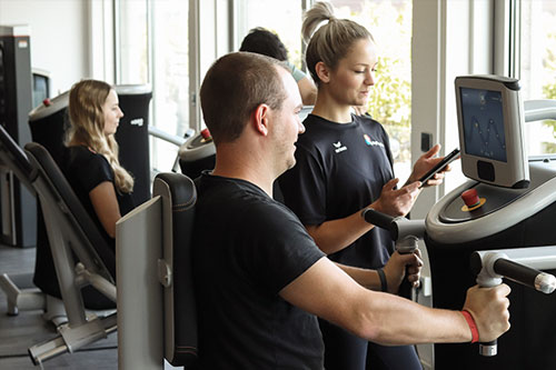 Physiotherapie Köln Bonn EGYM Training myPhysio Sport